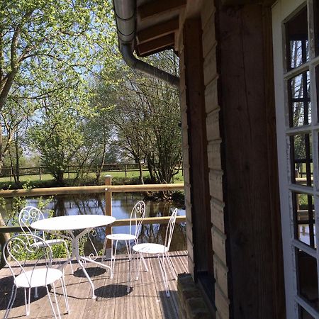 La Maison De L'Etang Manerbe Esterno foto