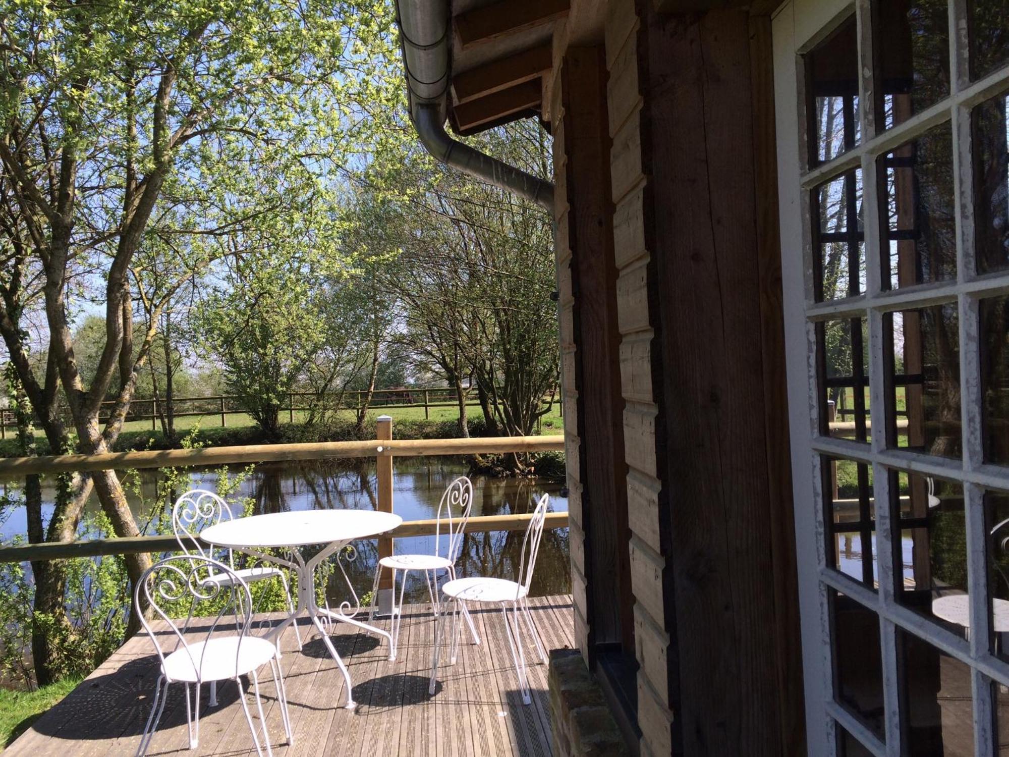 La Maison De L'Etang Manerbe Esterno foto